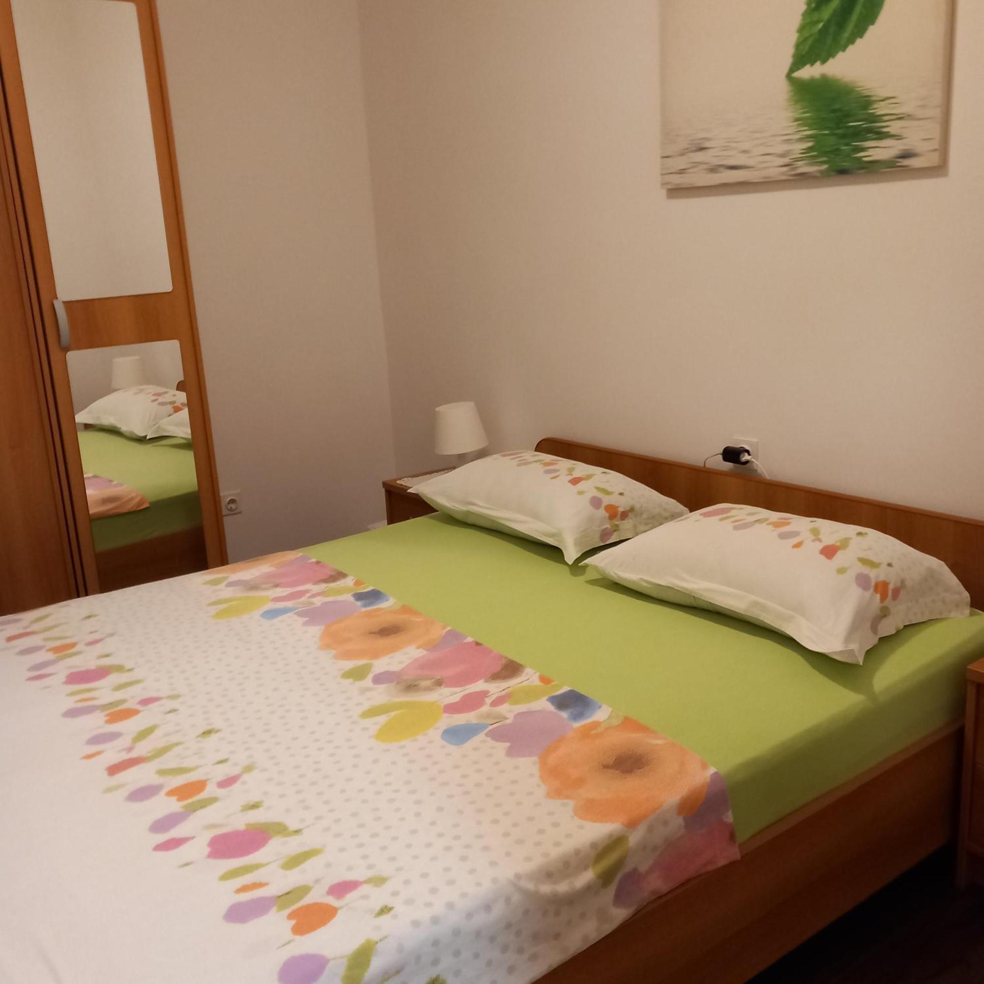 Apartmani Bozic-오미살즈 외부 사진