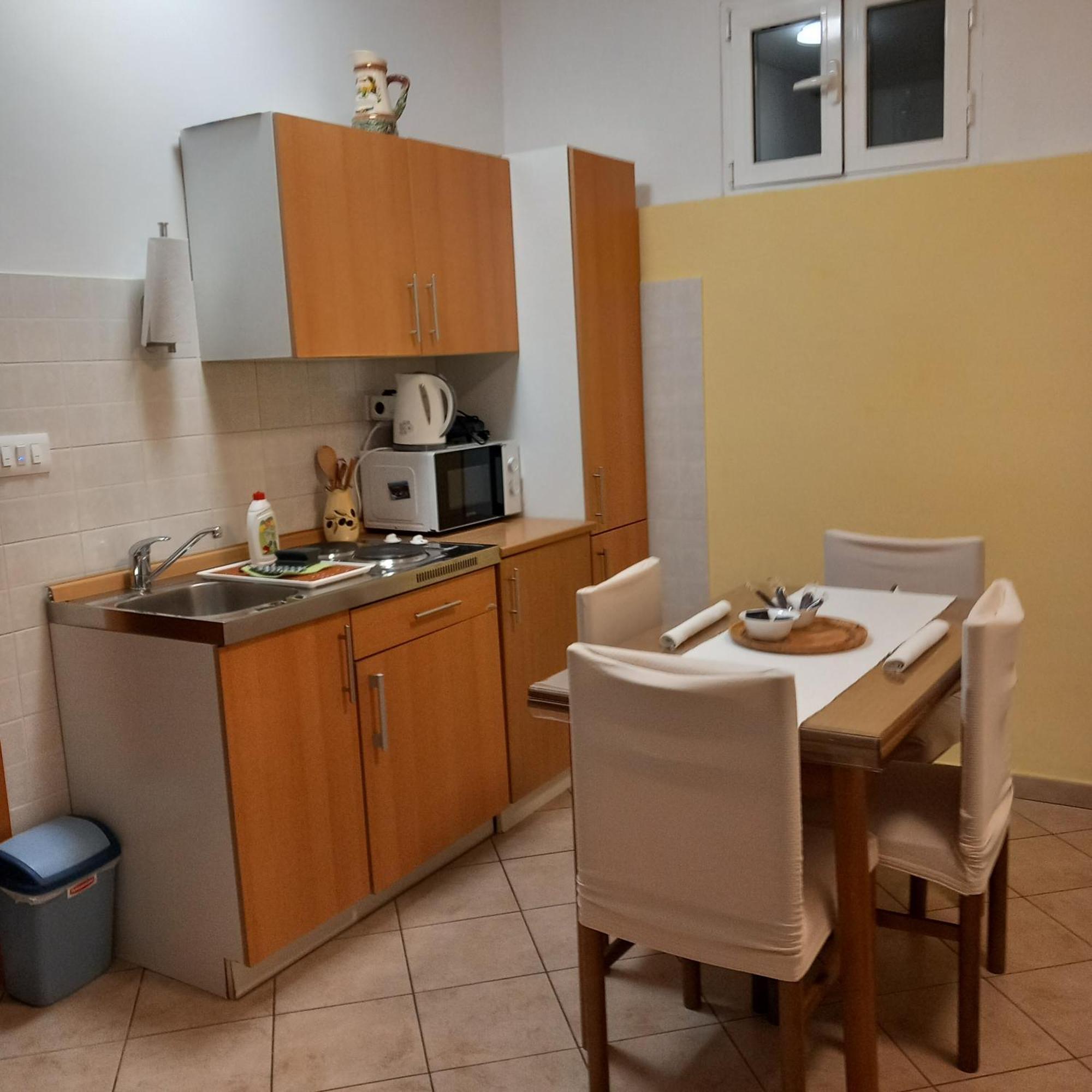 Apartmani Bozic-오미살즈 외부 사진